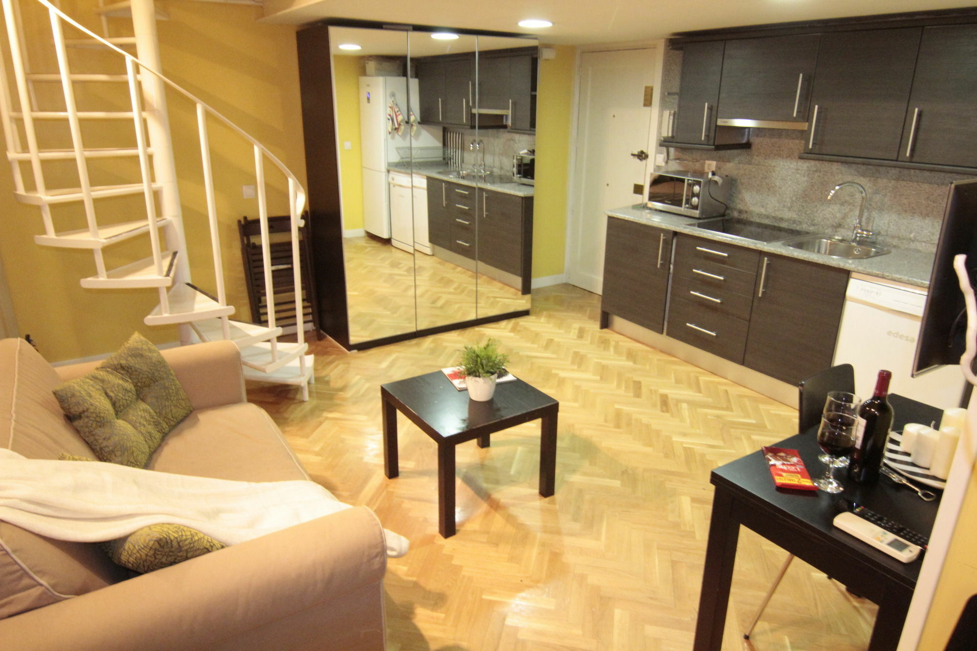 Sol Mayor Apartment Madrid Bagian luar foto
